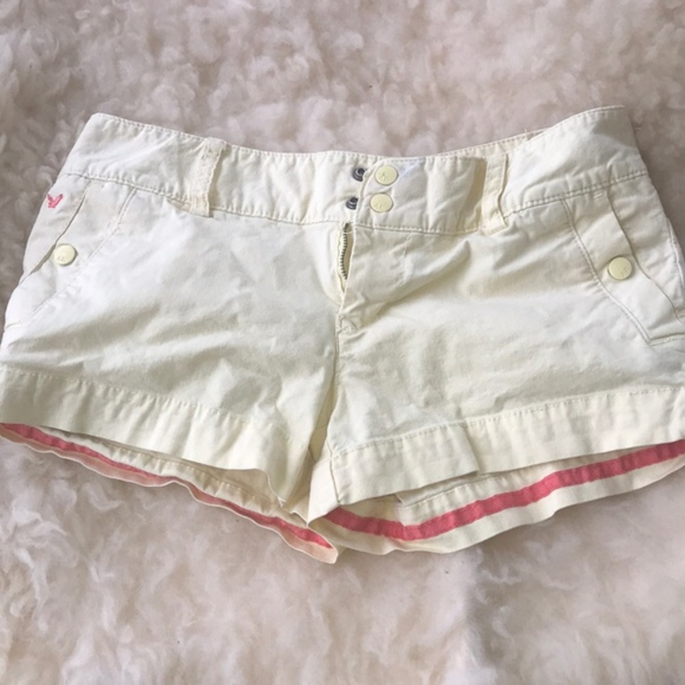 American Eagle Pale Yellow Shorts Size 2 Stretch Low Rise Summer